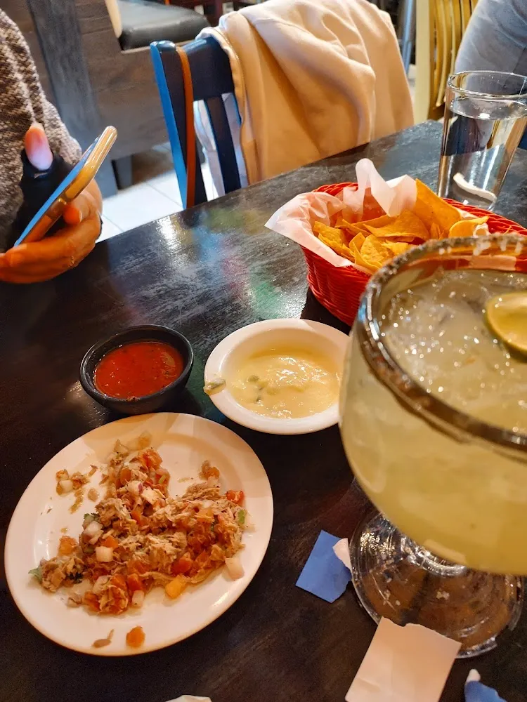 Chips Salsa Queso Tuna with Pico De Gallo and a Medium Margarita